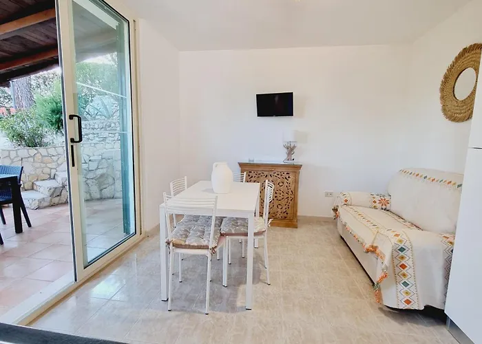 Maresol アパートホテル