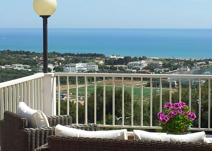 Maresol アパートホテル